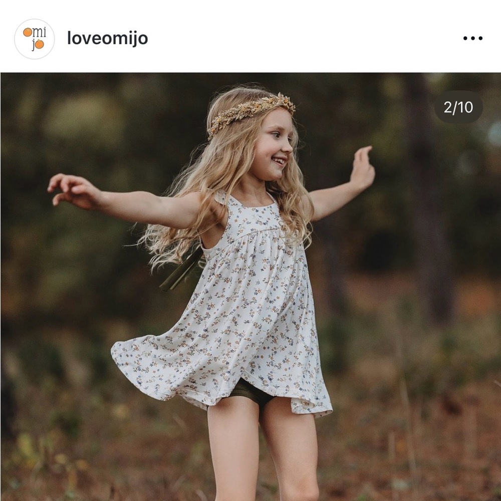 Omijo Vintage Floral Aunt Heart